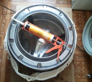 Как да залепите барабана на пералня Indesit?