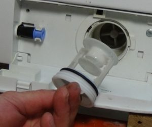 Hvor sitter filteret i en Samsung vaskemaskin?