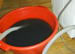 Hvordan tappe vann fra en Indesit vaskemaskin