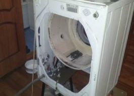 So bauen Sie eine Indesit-Waschmaschine zusammen