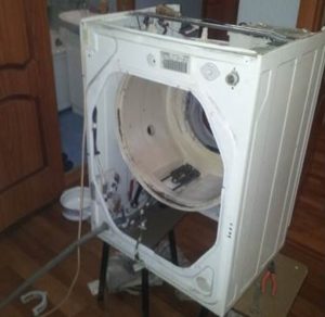Hur monterar man en Indesit tvättmaskin?