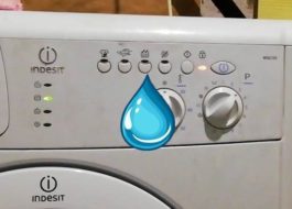 Indesit-vaskemaskinen fylles konstant med vann