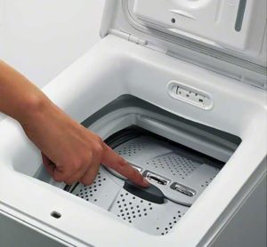 Ako správne prať v práčke plnenej zhora?