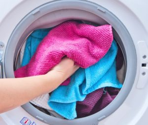 Microvezel wassen in een wasmachine