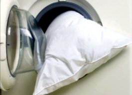 Giặt gối chỉnh hình trong máy giặt