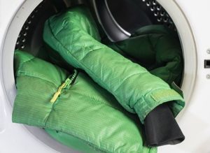 Opvulling polyester wassen in een wasmachine