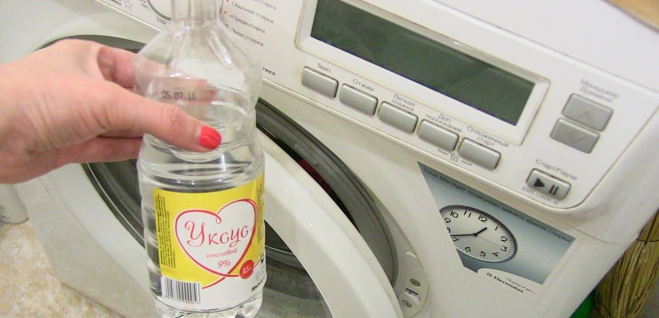 vinagre per eliminar els residus de sabó de la màquina