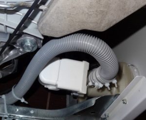 How to change the drain hose in an Ariston washing machine