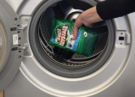 Limpando a sujeira de uma máquina de lavar Samsung