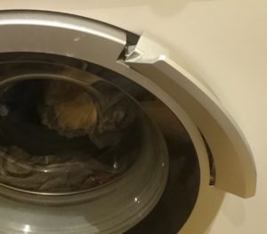 Kā atvērt Bosch veļas mašīnu, ja rokturis ir salauzts?