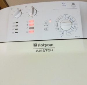 Dysfonctionnements de la machine à laver à chargement par le haut Ariston