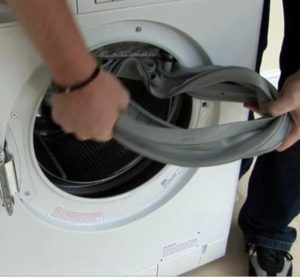จะเปลี่ยนผ้าพันแขนบนเครื่องซักผ้า Atlant ได้อย่างไร?