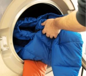 Làm thế nào để giặt áo khoác bologna trong máy giặt?
