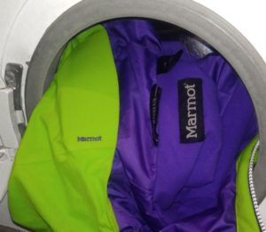 Ako prať holofiberovú bundu v automatickej práčke?
