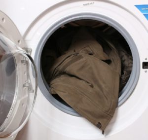 Er det muligt at vaske en ruskindsjakke i vaskemaskinen?