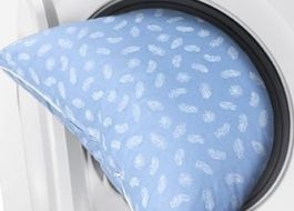 Este posibil să spălați o pernă ortopedică pentru copii într-o mașină de spălat?