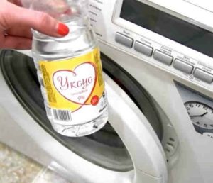 Comment nettoyer une machine à laver des odeurs avec du vinaigre ?
