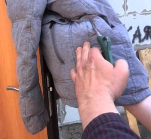 Подложката от полиестер се изгуби след пране на якето