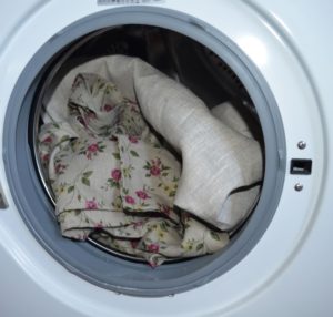 Lavando chita em uma máquina de lavar