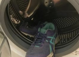 Lavando tênis Adidas na máquina de lavar