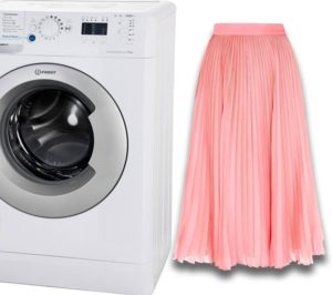 Mencuci skirt berlipat