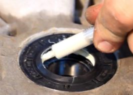 How to replace lubricant for washing machine oil seal
