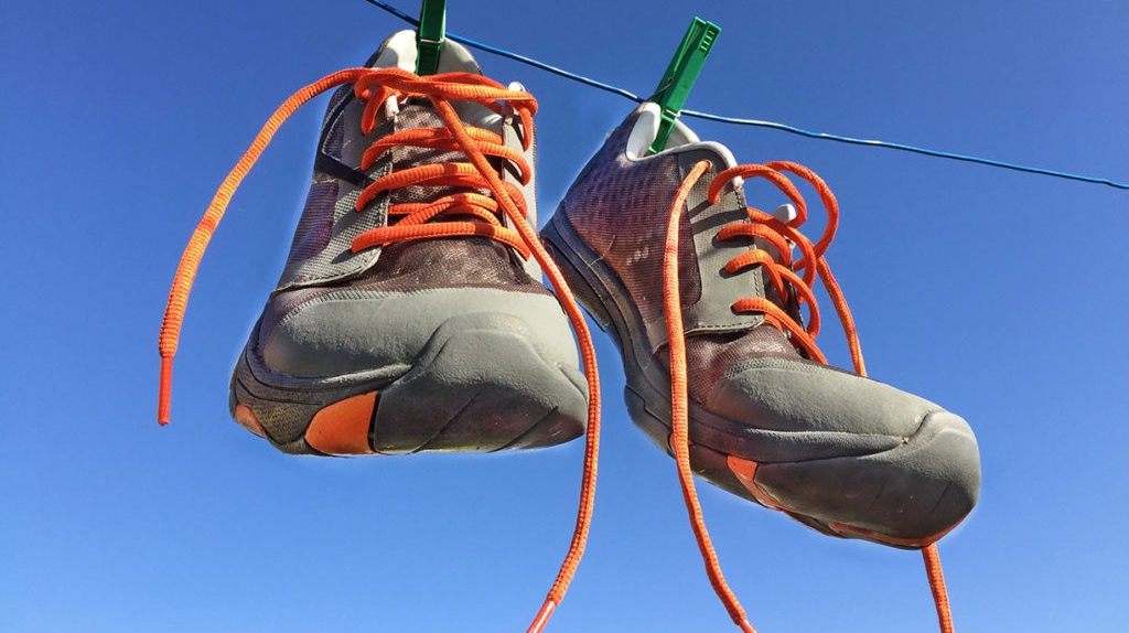 cómo secar adecuadamente las zapatillas de deporte