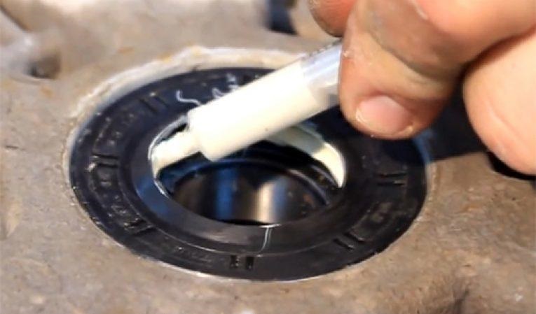 installation and lubrication of the oil seal
