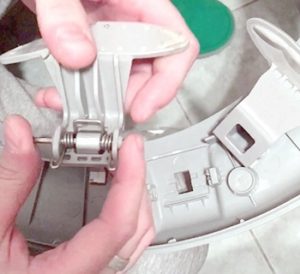 Cum se schimbă mânerul la o mașină de spălat?