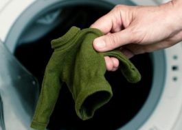 Adakah mungkin untuk memutar barang-barang bulu dalam mesin basuh?