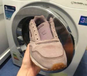 Is het mogelijk om nubuckschoenen in de wasmachine te wassen?
