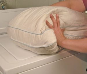 Gối lông lạc đà có thể giặt trong máy giặt được không?