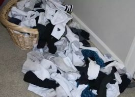 Is it possible to wash panties and socks in the washing machine?