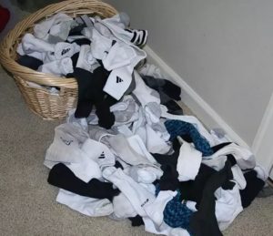 É possível lavar calcinhas e meias na máquina de lavar?