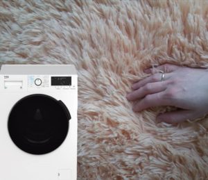 Vask et langt luvt tæppe i vaskemaskinen