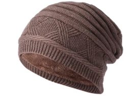 un cappello lavorato a maglia di lana non resiste a SM