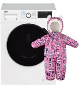 Lavare la tuta da bambino in lavatrice
