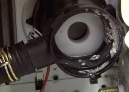 Nililinis ang Bosch washing machine pump