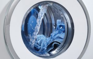 La machine à laver Kandy n'essore pas et n'évacue pas l'eau