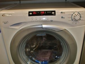 Канди машина за прање веша не испушта воду