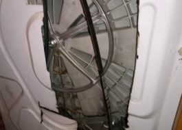 Remplacement de la courroie sur une machine à laver Electrolux