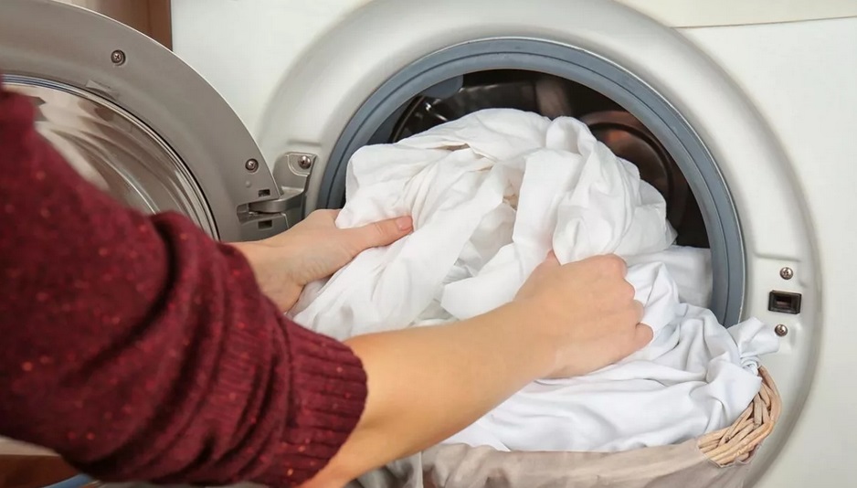 The machine does not spin clothes