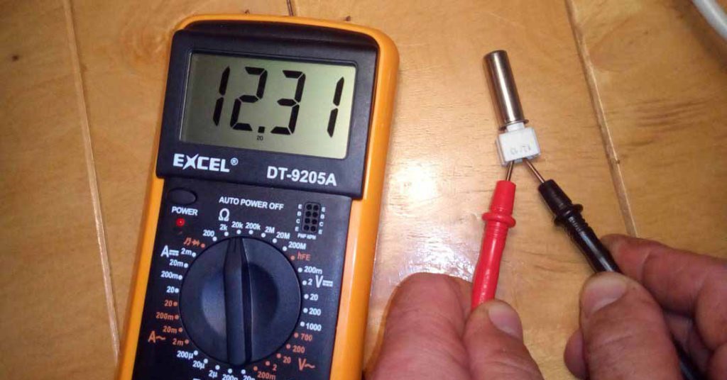 controllando il termistore con un multimetro