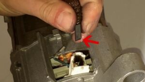 Jak vyměnit kartáče na pračce Siemens?