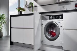 Como instalar uma máquina de lavar AEG?