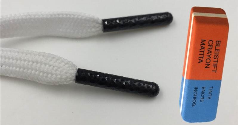 plastic uiteinden van veters kunnen worden schoongemaakt met een gum