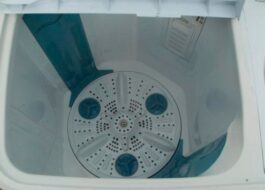So entfernen Sie den Aktivator einer halbautomatischen Waschmaschine