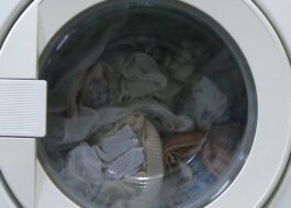 Ko darīt, ja veļas mašīna pārstāj darboties ar ūdeni