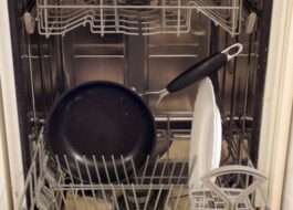 กระทะที่ไม่ติดสามารถล้างในเครื่องล้างจานได้หรือไม่?