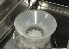 Cik bieži trauku mazgājamajā mašīnā jāliek sāls?